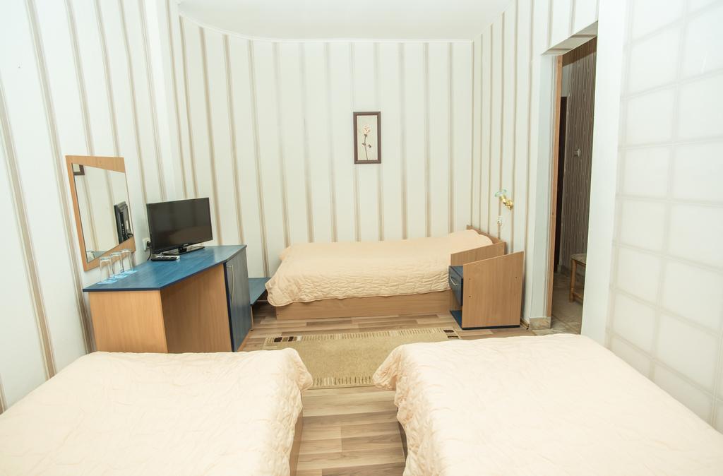 Family Hotel Accent Razgrad Экстерьер фото