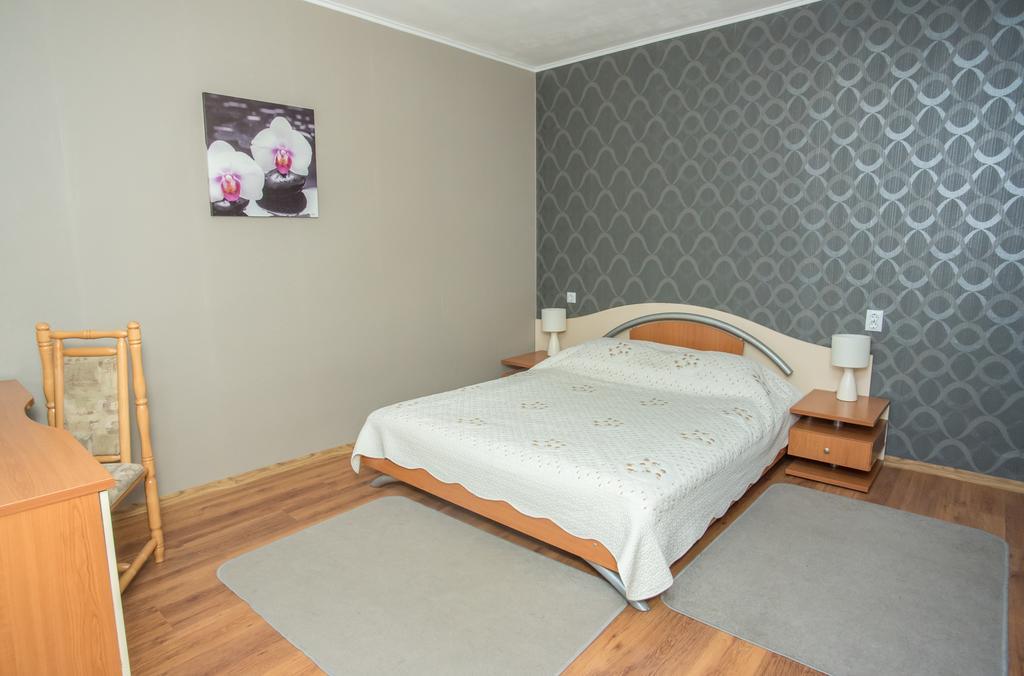 Family Hotel Accent Razgrad Экстерьер фото
