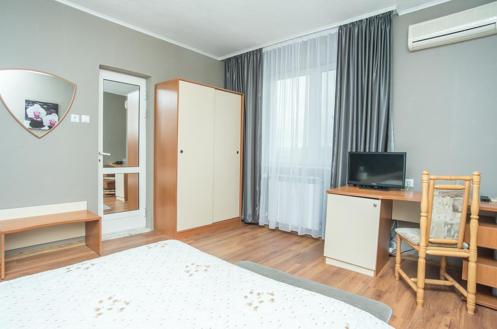 Family Hotel Accent Razgrad Экстерьер фото